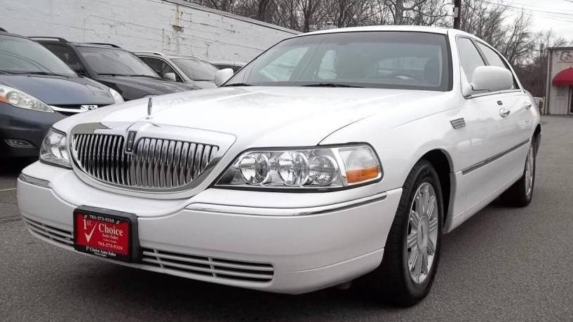 LINCOLN TOWN CAR 2009 2LNHM82V79X625844 image